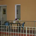 Luigi Apartments&rooms Guest house