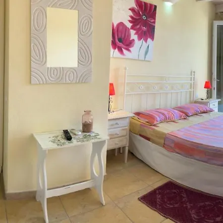 ゲストハウス Luigi Apartments&rooms