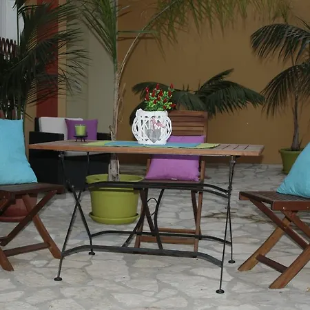 Luigi Apartments&rooms Πανσιόν