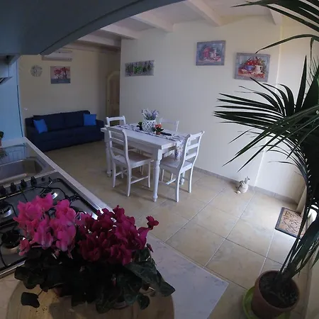 Guest house Luigi Apartments&rooms 3*
