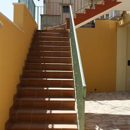 Luigi Apartments&rooms Guest house
